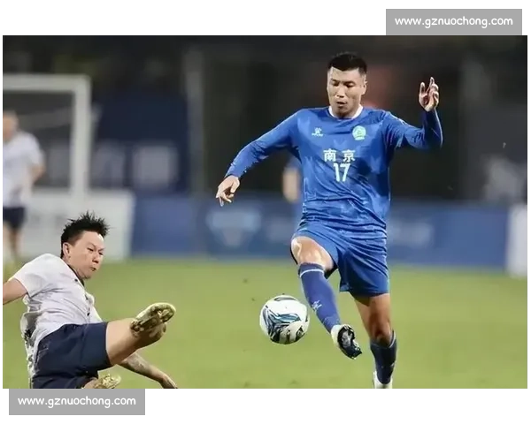 武汉宏兴挑战江苏苏宁的经典对决背后草根足球与职业豪门的碰撞 武汉宏兴挑战江苏苏宁的经典对决背后草根足球与职业豪门的碰撞